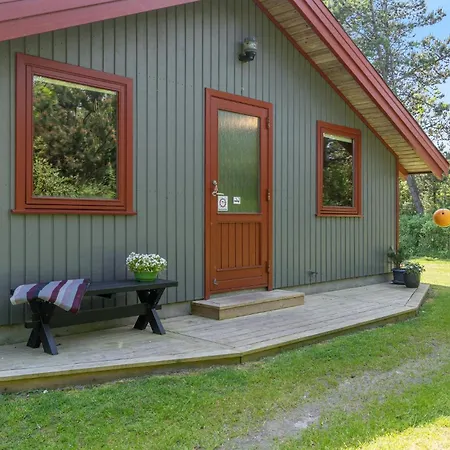 Semesterbostad Amazing Home In Blavand With Wifi